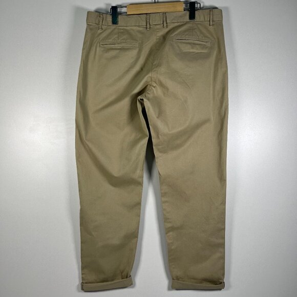 Gap Broken-In Straight Khakis ankle length in beige - Picture 2 of 7